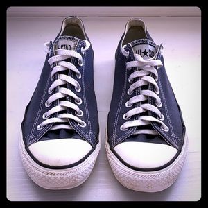 Blue Converse All-Stars + 5 pairs of socks